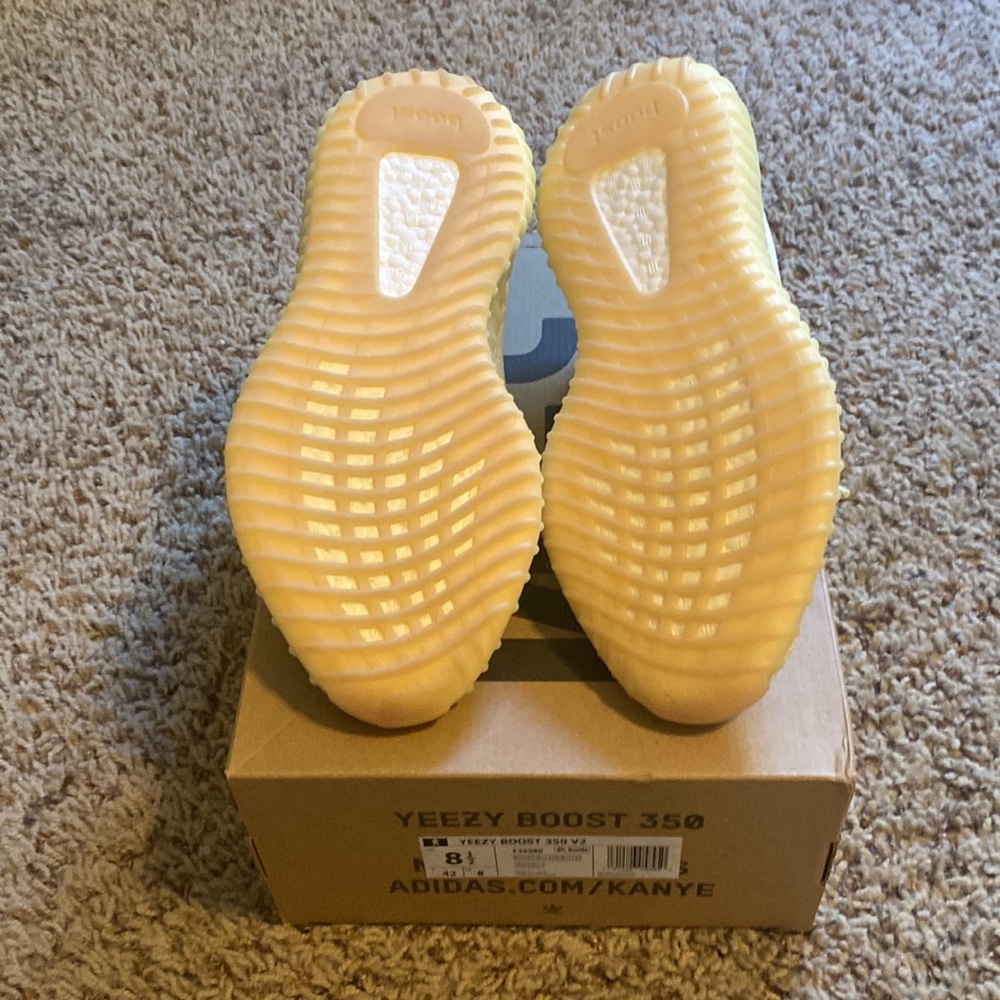Yeezy 350 butters - Picture 4 of 4